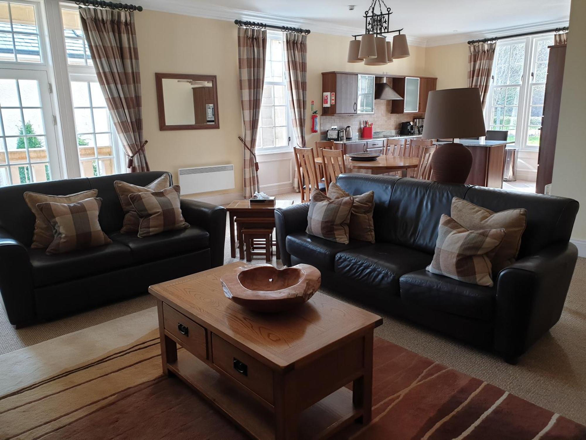 אלכסנדריה Cameron House On Loch Lomond מראה חיצוני תמונה The interior of a typical apartment at the hotel
